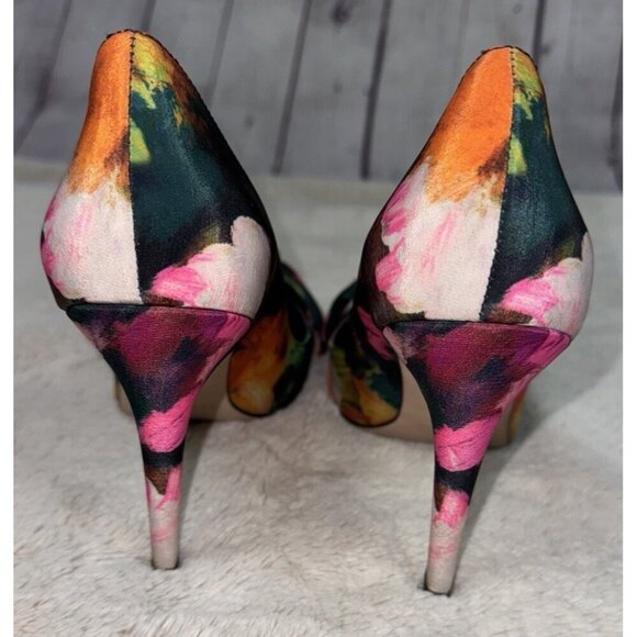 TED BAKER Women's Ryoh Pointed Toe Bow Accent Art Print High Heel Pumps Shoes 41 - Picture 5 of 7